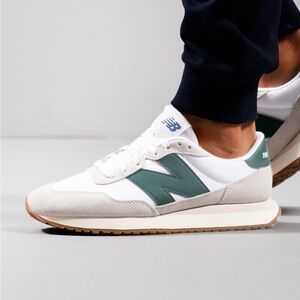 New Balance 237 - cloud grey and night green sz 4.5
